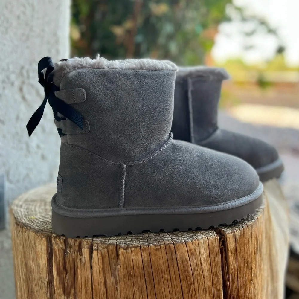 UGG MINI CONTINUITY BLACK BOW GRAY BOOT  NEW IN ORIGNAL BOX - Picture 2 of 4
